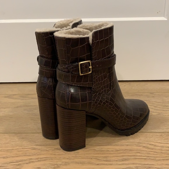 New Paige Croc Embossed Chocolate Booties, Size 9 - Picture 2 of 5
